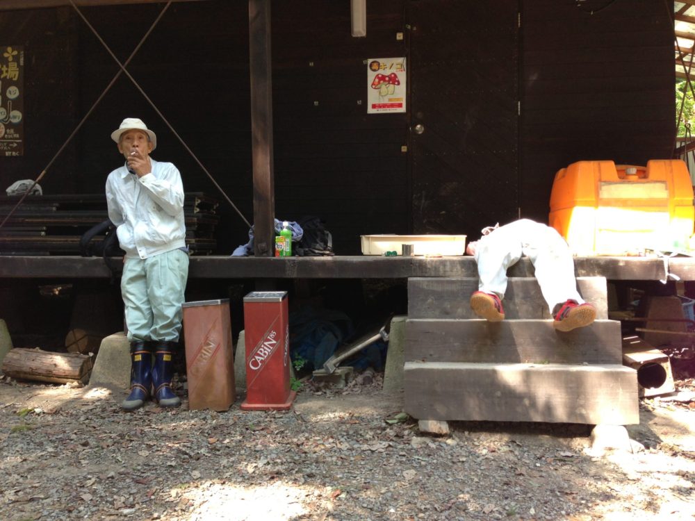 家具職人も野外活動に参加