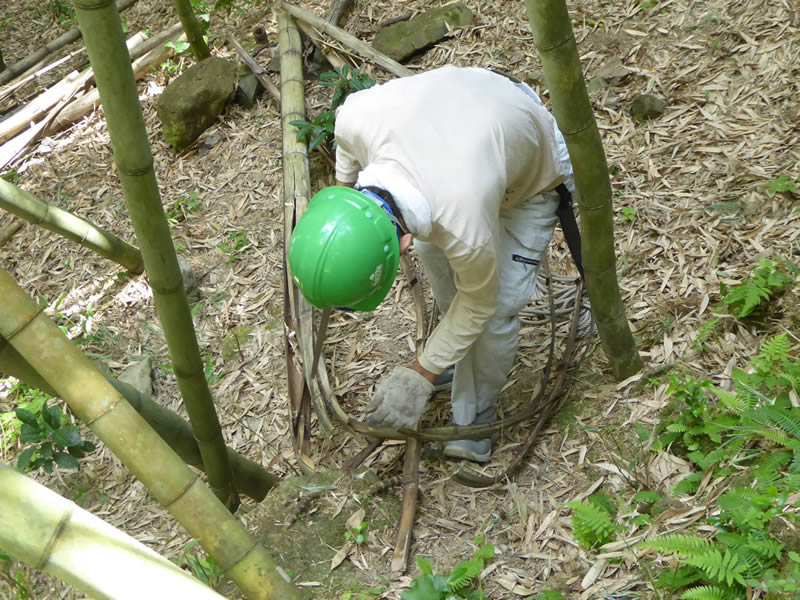 玉切り作業　家具
