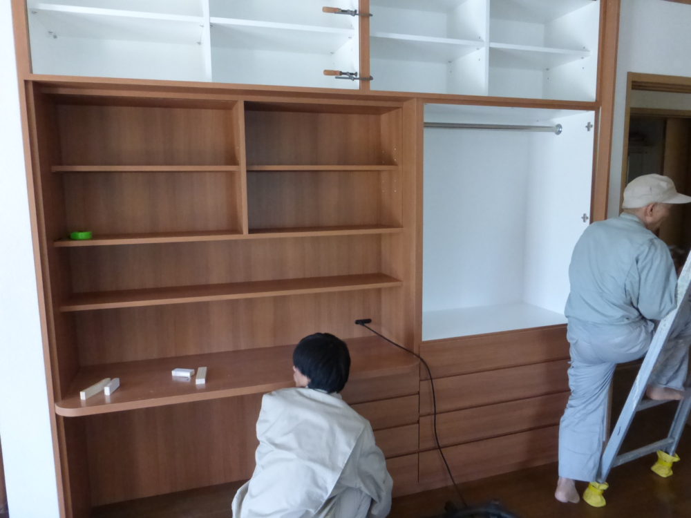壁一面の収納家具
