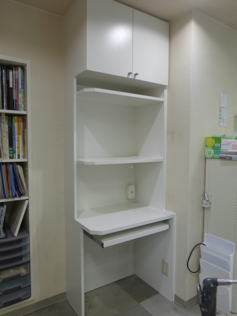 新規家具　デスク