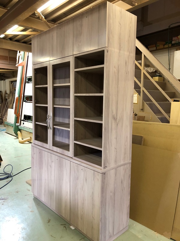 住宅　別注家具　本棚